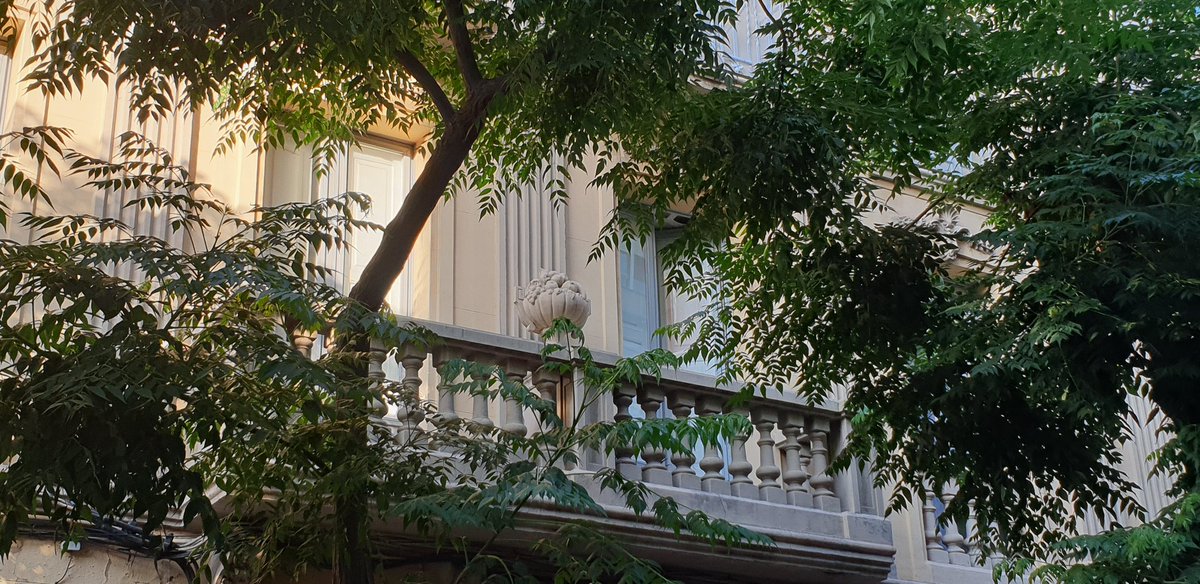 farsiotdufeanc1's tweet photo. Al carrer Reding hi ha la casa Antoni Albareda, projectat per l'arquitecte Josep Maria Pujol de Barberà al 1925. Amb una façana monumental, és un exemple del que cal fer per deslluir-la, https://t.co/K13Kogc8Nm