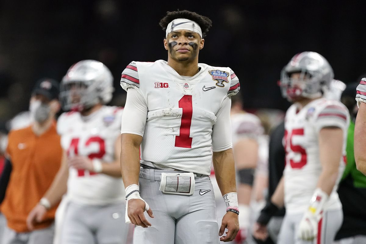 chrisbleck's tweet photo. ICYMI - podcast w/ @AdamAAbdalla on @ESPN1000 

Guest - @BrettKollmann 

• Justin Fields as a prospect
• Fields in Nagy’s offense
• Fields in the run game
• OSU’s offense translating to the NFL

Brought to you by @DuPageCU!

Download. ESPN Chicago App https://t.co/eo4cQ2cKGf https://t.co/zwg8XCcZh0