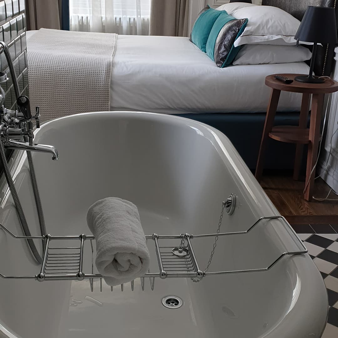 coylson's tweet image. Staying The Cheval Edinburgh Grand to celebrate our wedding anniversary.  Wow we are doing it in style this year.  #weddinganniversary #doingitinstyle #chevalcollection #edinburgh #luxury #spoiled @GreatNumber7s