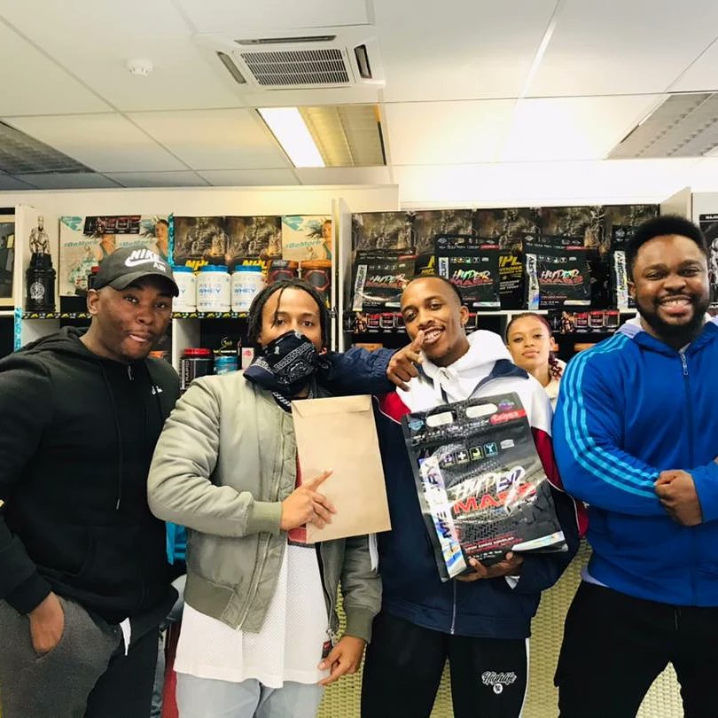 Ozifteddy's tweet photo. Just inked a deal with the good folks over at #MajorMuscle&amp;Fitness! Going on a #90daytransformation of mind, body and soul with the homies! Very amped!!! Watch me flex now 🐐🇧🇼🙏 https://t.co/C2gatJVYW2