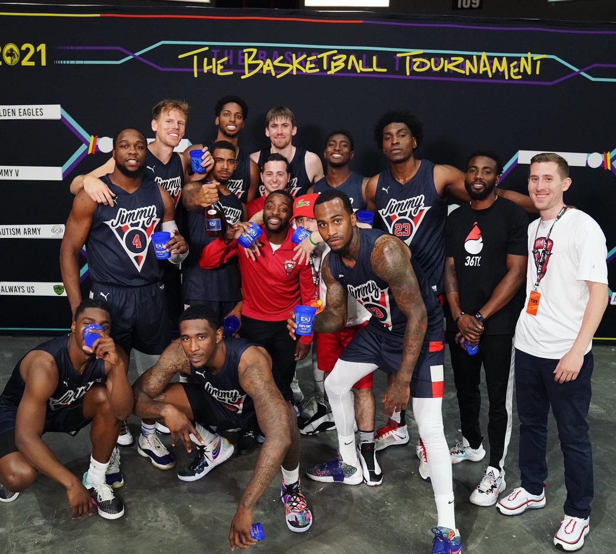 4JimmyV's tweet photo. Last night was amazing! Short turnaround today, 4:00 est vs the defending champs! #4JimmyV
Shoutout to @EJBrandy 🔥🤞🏽 https://t.co/mjgWPQe21w