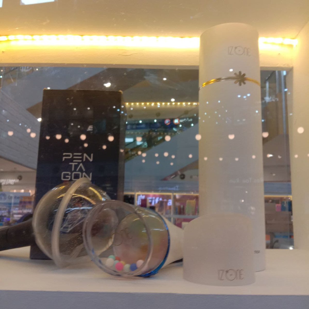nekkumaa's tweet photo. before i sleep, i just wanna say i saw a bloomiz album and izone lightstick on display for the first time and ngl i cried. https://t.co/mMHsin6d8z