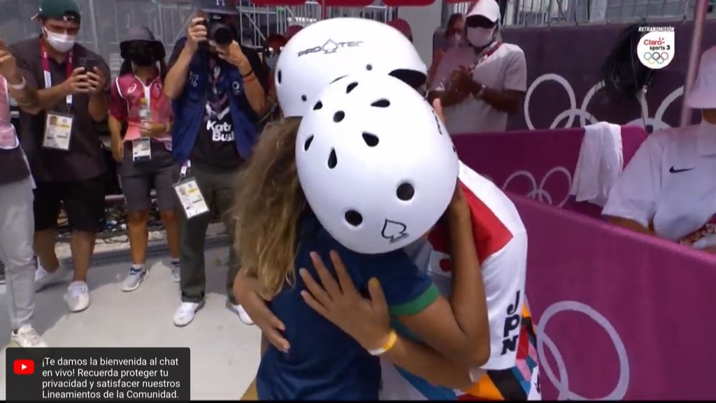 No saben lo hermoso que fue ver la final olímpica de skate femenil. Niñas y adolescentes sacando lo mejor de sí en un deporte del que muchas han sido “vetadas” por ser “niñas”. Y a pesar de estar en competencia se celebran y felicitan entre ellas. 💖