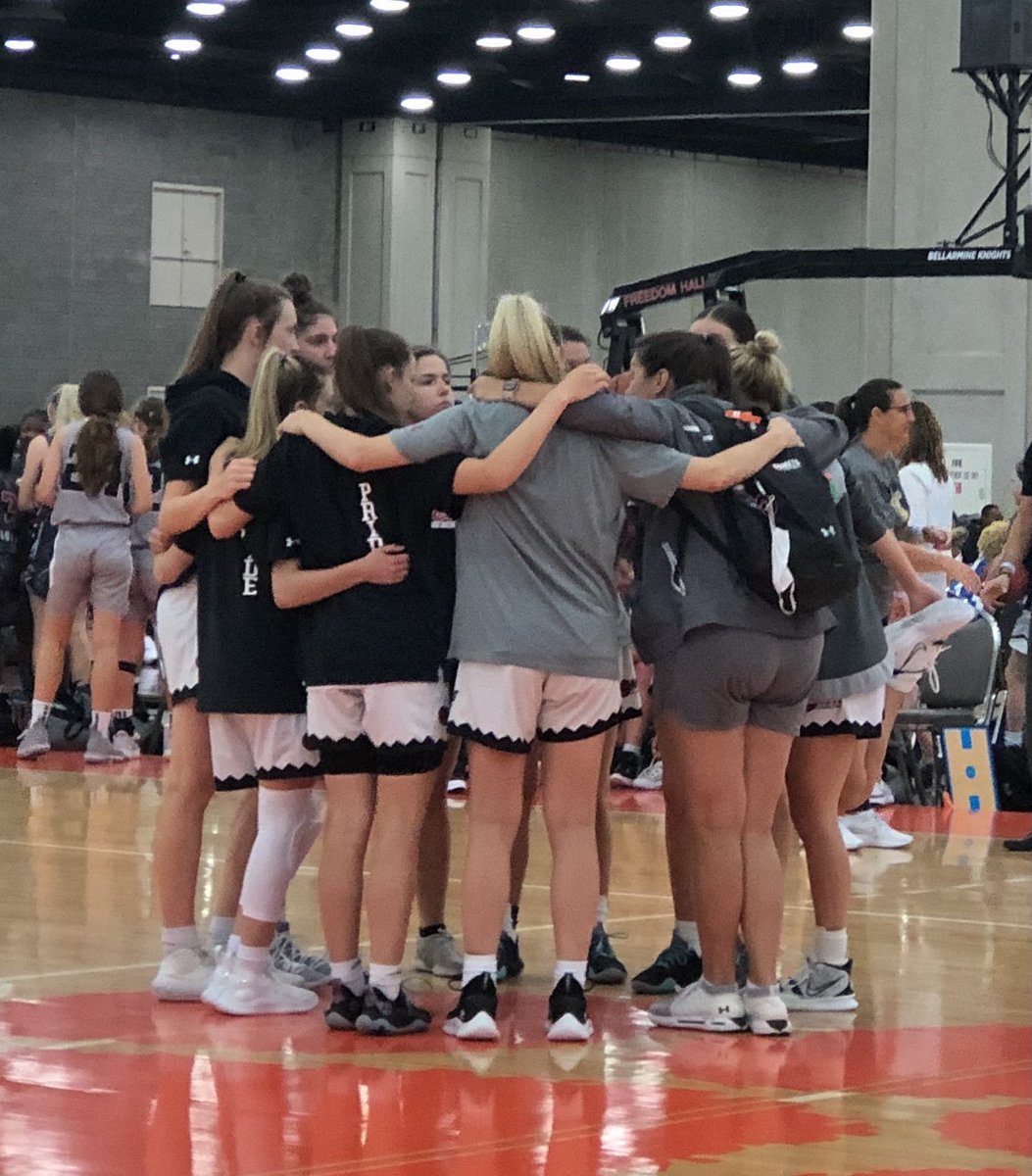 What a great way to end AAU. Finished in 5th place for the Girls UAA Finals!! I had a great 3 years with <a href="/CometsBallers/">Comets Basketball</a> and have learned so much. Best team and best friends🤍🤍 #lysol4eva