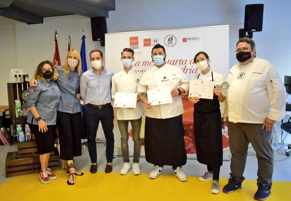 ACYRE MADRID (@acyre_) on Twitter photo ¡Ya tenemos a los ganadores del Concurso #LaMejorTartadeQuesodeMadrid!
🥇Carlos Sierra de <a href="/PonceletQuesos/">Poncelet Quesos</a>
🥈Pedro Moreno de <a href="/tatelrestaurant/">TATEL Restaurants</a>
🥉Lidia del Val del <a href="/HotelWellington/">Wellington Hotel & Spa Madrid</a>
👏🏻🧀👏🏻🧀👏🏻🧀👏🏻🧀👏🏻🧀👏🏻🧀👏🏻🧀 ¡Ya tenemos a los ganadores del Concurso #LaMejorTartadeQuesodeMadrid!
🥇Carlos Sierra de <a href="/PonceletQuesos/">Poncelet Quesos</a>
🥈Pedro Moreno de <a href="/tatelrestaurant/">TATEL Restaurants</a>
🥉Lidia del Val del <a href="/HotelWellington/">Wellington Hotel & Spa Madrid</a>
👏🏻🧀👏🏻🧀👏🏻🧀👏🏻🧀👏🏻🧀👏🏻🧀👏🏻🧀