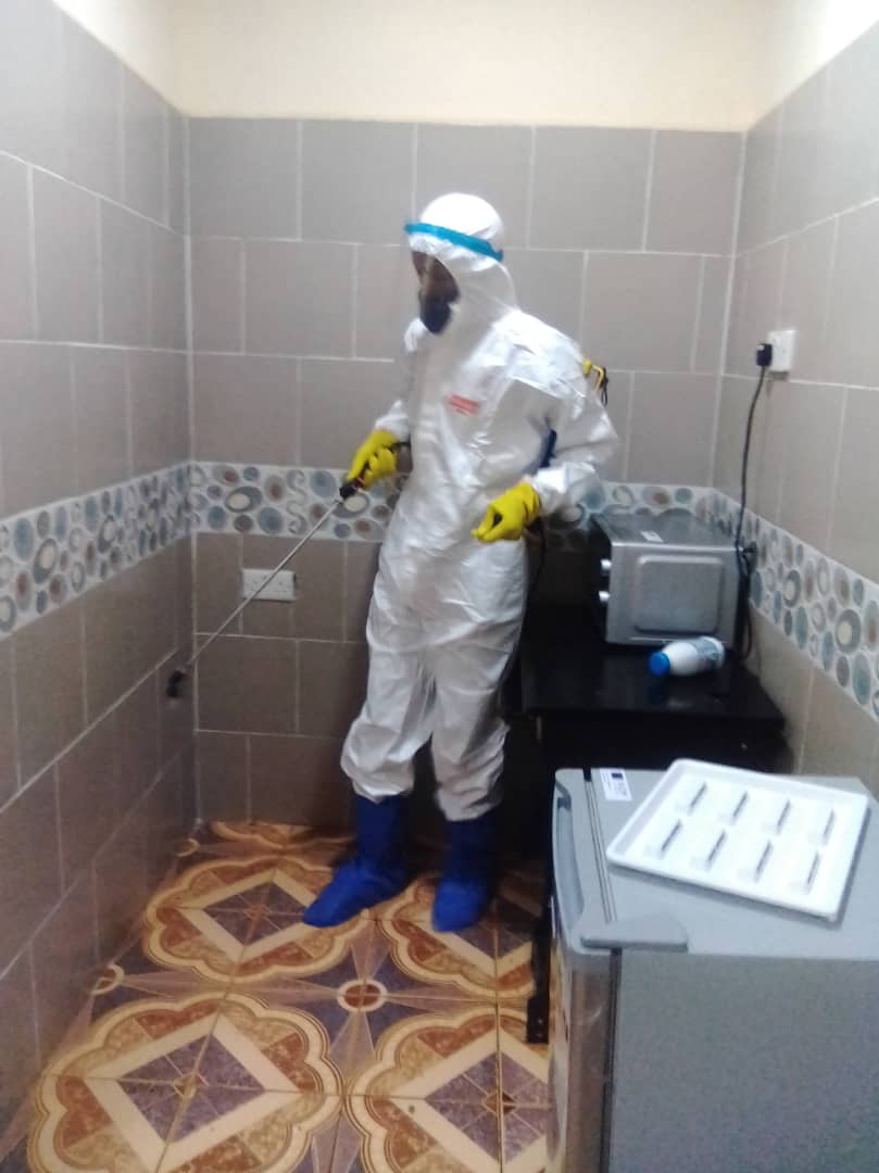 GambiaRedCross's tweet photo. In #UpperRiverRegion our team from the @GambiaRedCross Branch in #Basse today fumigated the @IOMGambia regional office.
We all have to ensure that we live in a conducive environment.
Welldone team #URR ππππ https://t.co/d8IgmmQvBG