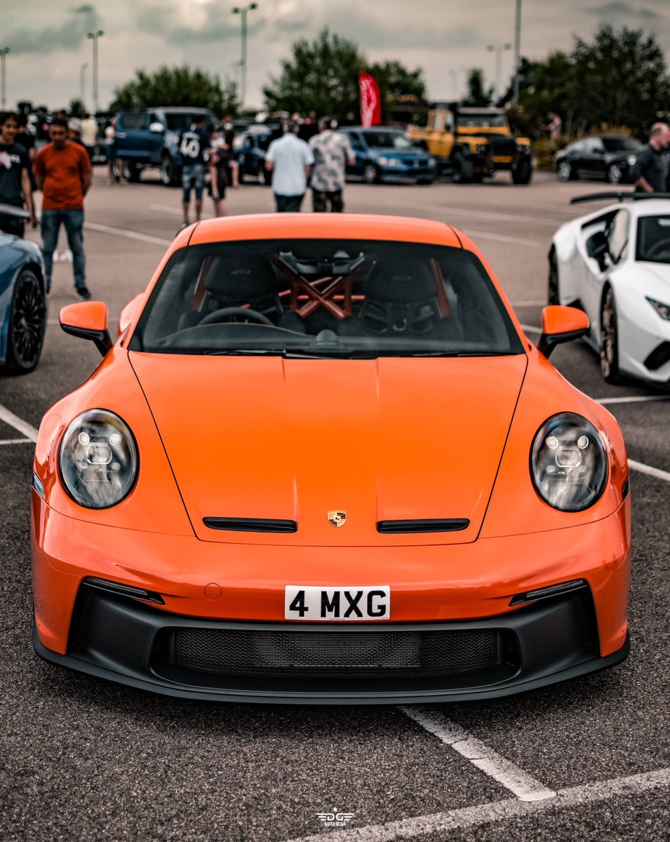 edgeratedmedia's tweet photo. When life gives your curves, Flaunt  them!! @fixed_fast curvy beauty, 992 Porsche 911 GT3 in gulf orange. ⁣

#porsche #992porschegt3 #porschegt3 #Porsche24 #porsche911 #supercars #carphotography #automotive https://t.co/Cn3GQETEBR