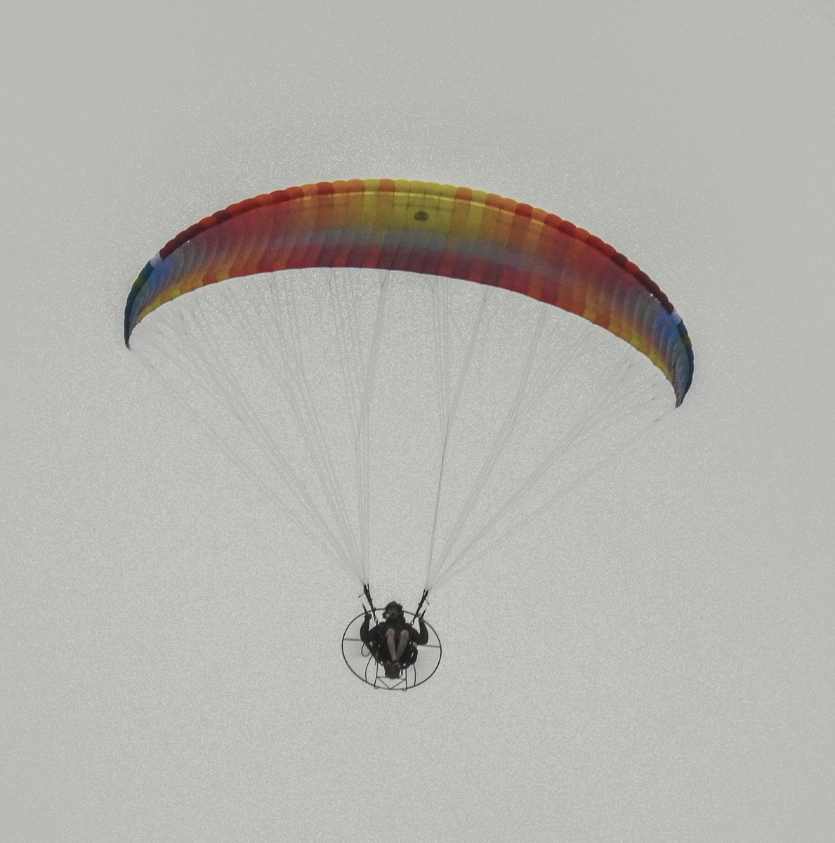 andy_stones's tweet image. Saw two paramotors low over #withernsea on Friday, then later that evening, three flew over the site we were staying on and two looked to land behind trees then take off again. Is that possible? #paramotors