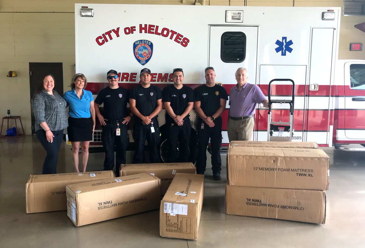 rbfcu's tweet photo. Business Development Senior Officer Erica Bernal organized a mattress donation for the @City_of_Helotes Fire Department with the help of BoxDrop Mattresses in Boerne, Vintage Reconstruction and SurGIS of Texas. Eight new mattresses were donated to our local first responders. 🚒 https://t.co/fIUjDloKhI