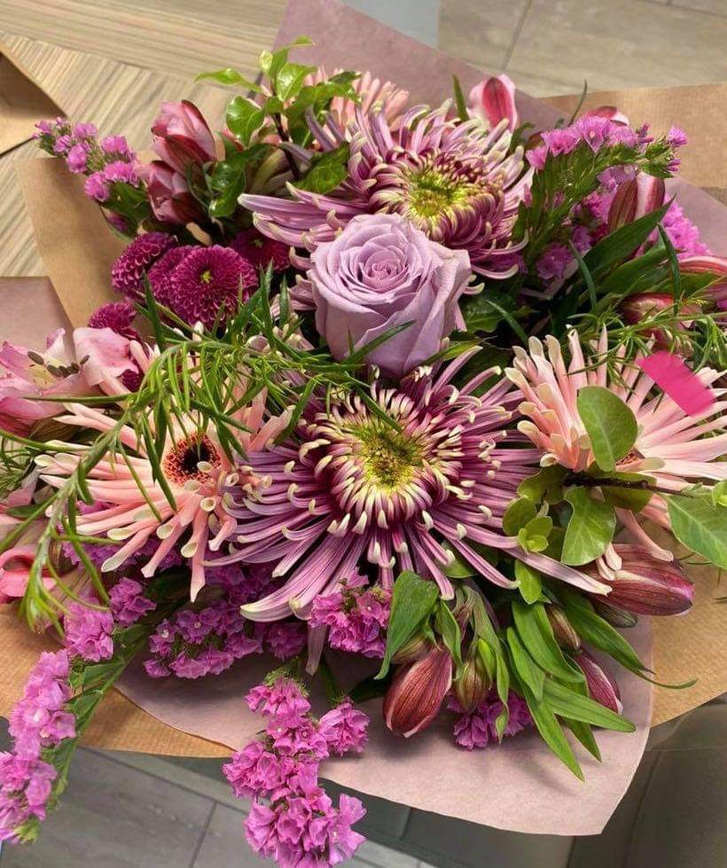 Pretty pink bouquet ready for our deliveries 💗 #hwattsflorist #plymouthflorist #beautifulflowers #smallbusiness #supportlocal #rusticflowers #happydays #bouquets #bespokeflowers #roses #inlove #bouquetoftheday #giftsforalloccasions #handmade #bloom