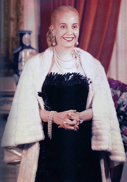 doctrinaperonis's tweet photo. El 26 de julio de 1952 fallecía Eva Perón, una de las mujeres más influyentes de la historia Argentina .Luchadora incansable por la Justicia Social. Permitió establecer derechos fundamentales para todas las mujeres de nuestro país. https://t.co/SXExsdQoaC