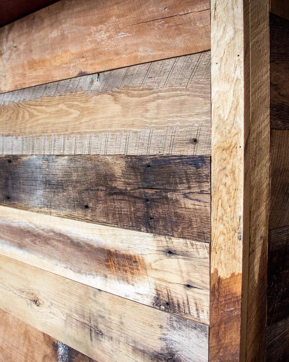 ReclaimedBarnOH's tweet photo. These barnwood dirty top reclaimed wallboards are great for using on walls, ceilings, outdoor siding and nearly any other surface you need to cover. We’re excited have it in stock at our store now!
#reclaimedwood #wallboard #barnwood #reclaimedbarn https://t.co/RmNZ887EZH