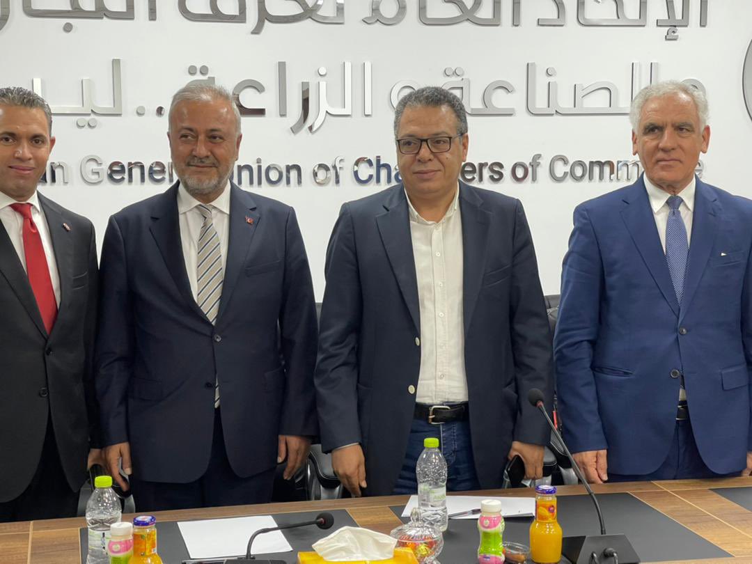 مشاركة السيد رئيس المكتب التمثيلي لمجموعة البركة المصرفية <a href="/MElkhazmi/">Mohamed Elkhazmi</a> في اجتماع عمل في إتحاد غرف التجارة والصناعة والزراعة الليبي  بدعوة من الرئيس م محمد الرعيض مع السفير التركي لدي  ليبيا و المستشار التجاري @TrablusBe لبحث علاقات التعاون الاقتصادي الليبي التركي وسبل تعزيزها.