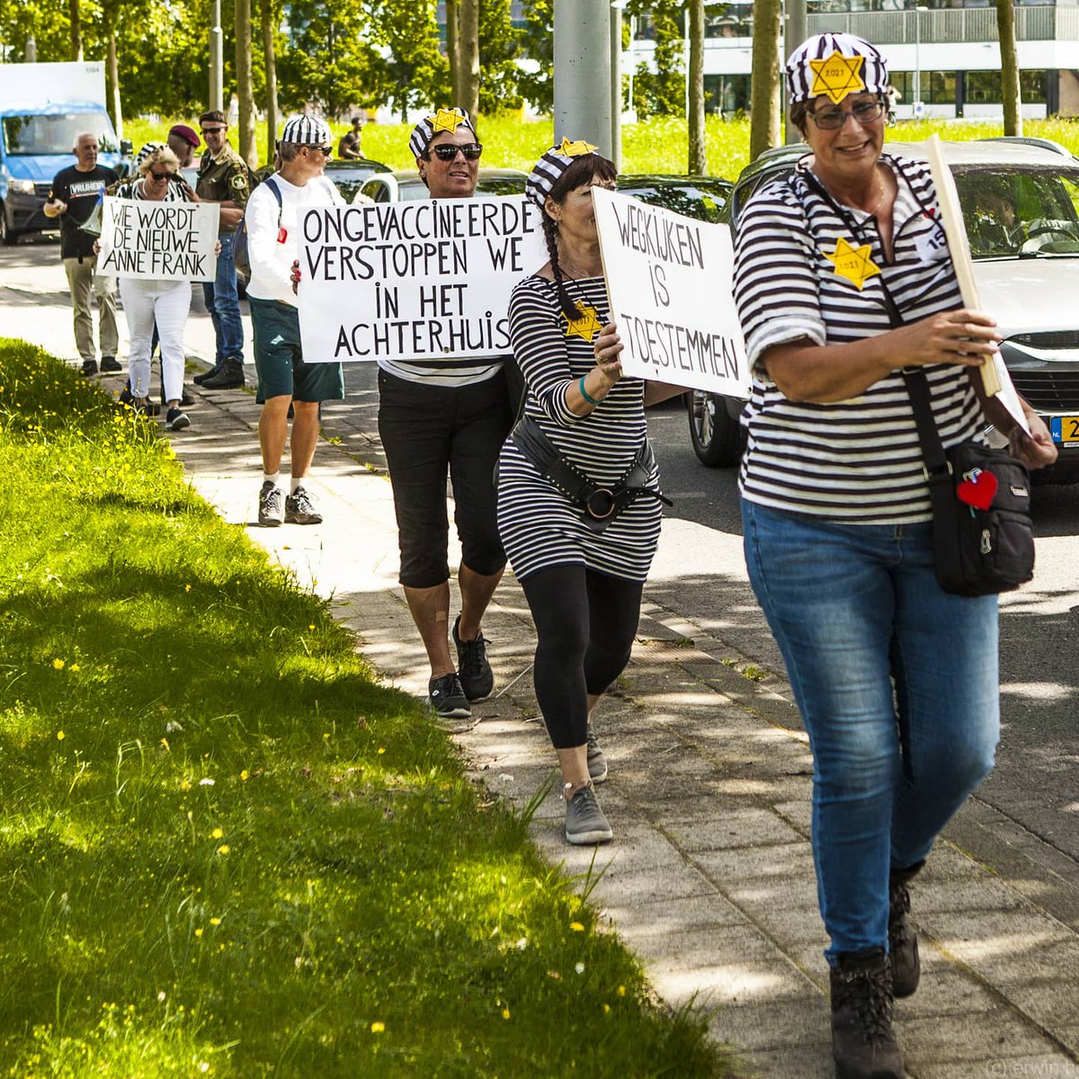 Schokkende verschijning en boodschappen van wappies in Delfshaven vorige week.