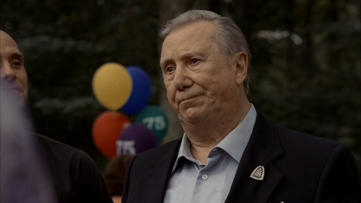 Bruno4USA's tweet photo. Father and Son?!?!
#compare
@talkingsopranos @StevenSchirripa #Sopranos #OrRose https://t.co/WV8QvGLkgC
