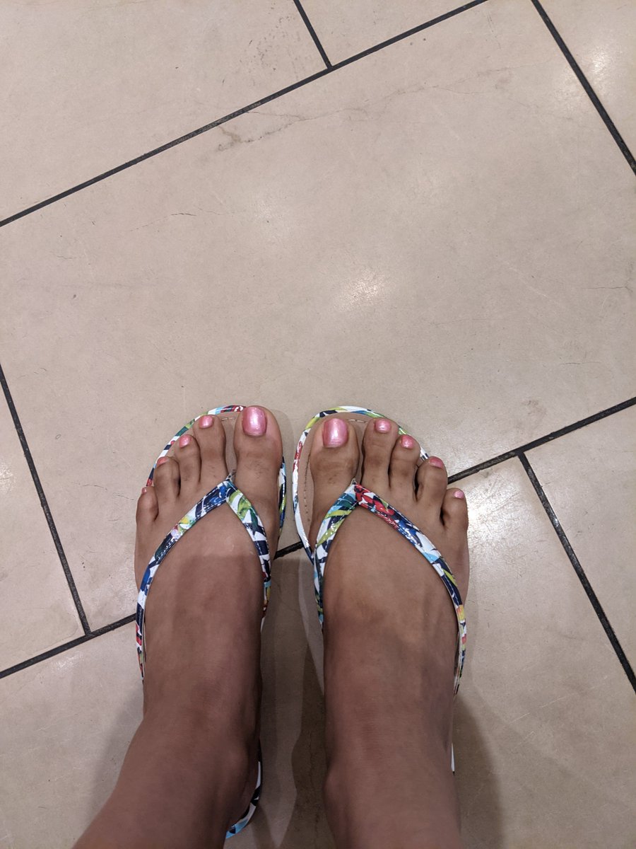 SimplyKGoethe's tweet image. My pedicure came out lovely!! #PrettyinPink #SelfCare #Pamering