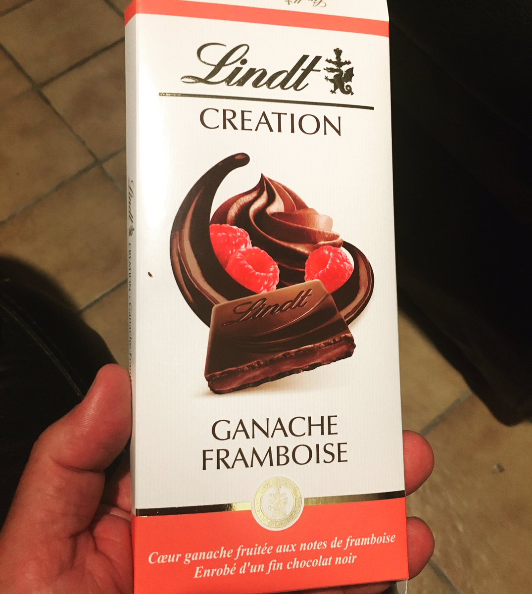 Food_A4thought's tweet photo. If gold medals were handed out for chocolate bars then this would be a contender - delicious 👍🏻😋

#GoldMedal #lindtchocolate #chocolate #Bitter #Sweet #RaspberryGanache #DarkChocolate #OlympicGold https://t.co/lphRAgGkVV