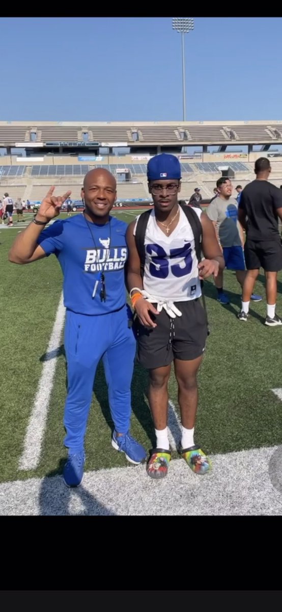 DakariMack's tweet photo. Appreciate the UB football coaches for teaching me new skills that will make me perform better on the field hopefully could be apart of the family soon💙🐂@UBFootball @Mike_CoachD @CoachMoLinguist https://t.co/SzVSYYM1oz