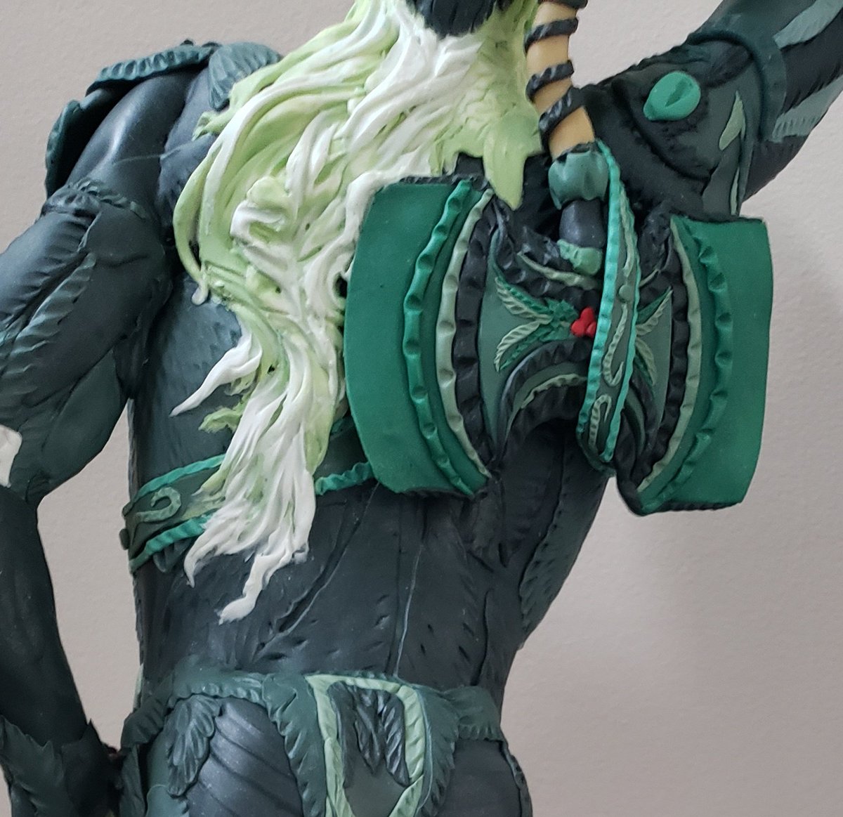 In honor of the one the finest stories ever written, credit must be given to the GreeneKnight! 
#TheGreenKnight #sculpture #movies #knightsoftheroundtable 
#Fairytale #Honor #ArtistOnTwitter