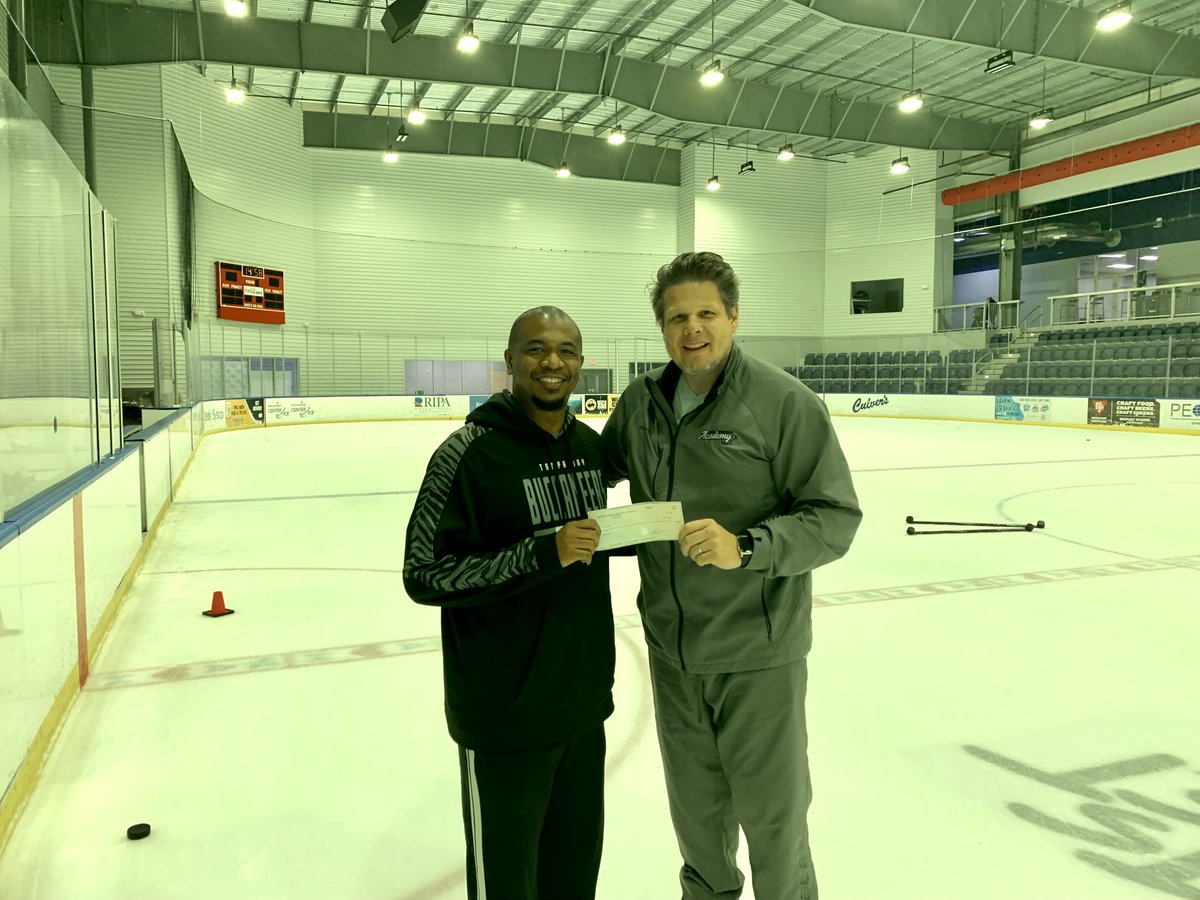 OMGTampaBay's tweet photo. Great shot of our HR Manager, Micheal Paul with Stan Neckar from Stan Neckar Pro Camp. We are so happy we were able sponsor this awesome camp this summer!

#hockey #sponsor #orthopaedicsurgeons #orthopedic #OMGTB #omg #TampaBay #Florida #medstagam #doctorsofinstagram #treatment https://t.co/AiXlJpYwzh