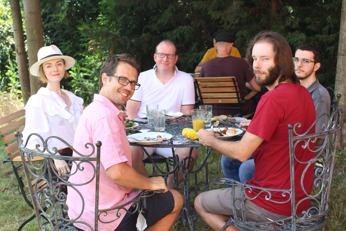 GoodAIdev's tweet image. The first day of the Badger Seminar has kicked off! With over 30 researchers online &amp;amp; in Prague! The topic for the first day is: Learning to learn; Lifelong learning (continual learning and gradual learning).