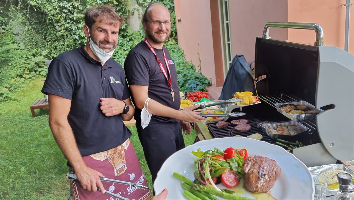 GoodAIdev's tweet image. The first day of the Badger Seminar has kicked off! With over 30 researchers online &amp;amp; in Prague! The topic for the first day is: Learning to learn; Lifelong learning (continual learning and gradual learning).