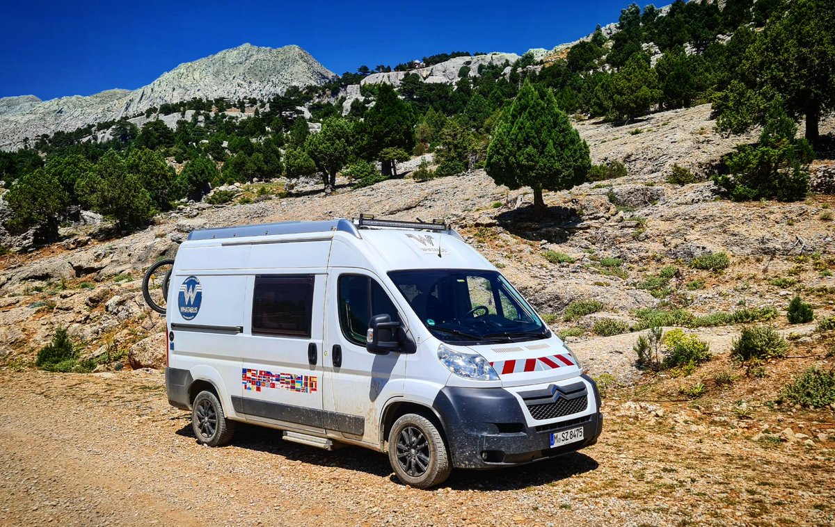 Hin und wieder muss man in der Türkei die geteerten Straßen verlassen, um noch tollere Landschaft zu erleben. Allradantrieb oder AT-Reifen braucht man dafür aber nicht, nur einen Blick für die richtige Strecke.
.
.
#whatabus #turkey #photooftheday #travel #explore