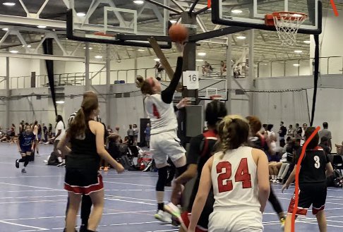 natalie_bryant4's tweet photo. Ended the UAA championships with a W! With mental toughness, we overcame much adversity and grew as a team.  ❤️🏀🖤  @TbWbasketball1 @breunajackon23 @Sydneytheballer @yofavkoach @CMotteRun https://t.co/sKzkfs1Vkn
