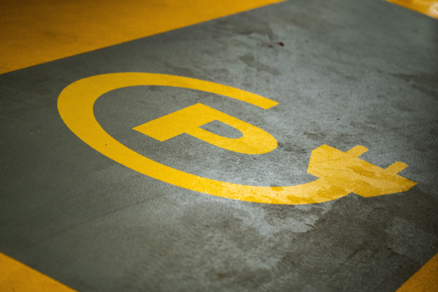 Toriatastic76's tweet photo. As a driver of a hybrid - this is really interesting! How can we make #electriccars more accessible? With #IoT, app technology can plug drivers into usable data that makes recharging easier https://t.co/199kHFMpBc https://t.co/mzvkZ2qcI8