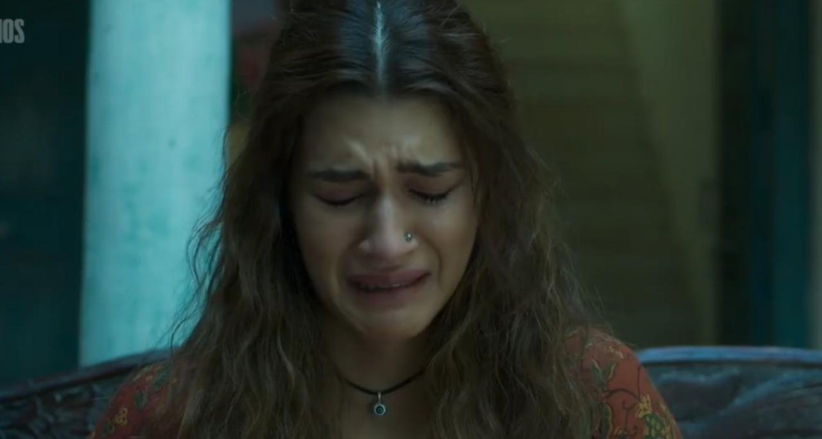 rameshlaus's tweet photo. This is @KritiSanon 2.0 that I’ve just watched in Mimi! She is one to watch out for!! Completely owned the film as Mimi in the titular role and ruled the screen #KritiSanon 🙌🏻 https://t.co/wziwl3epLZ