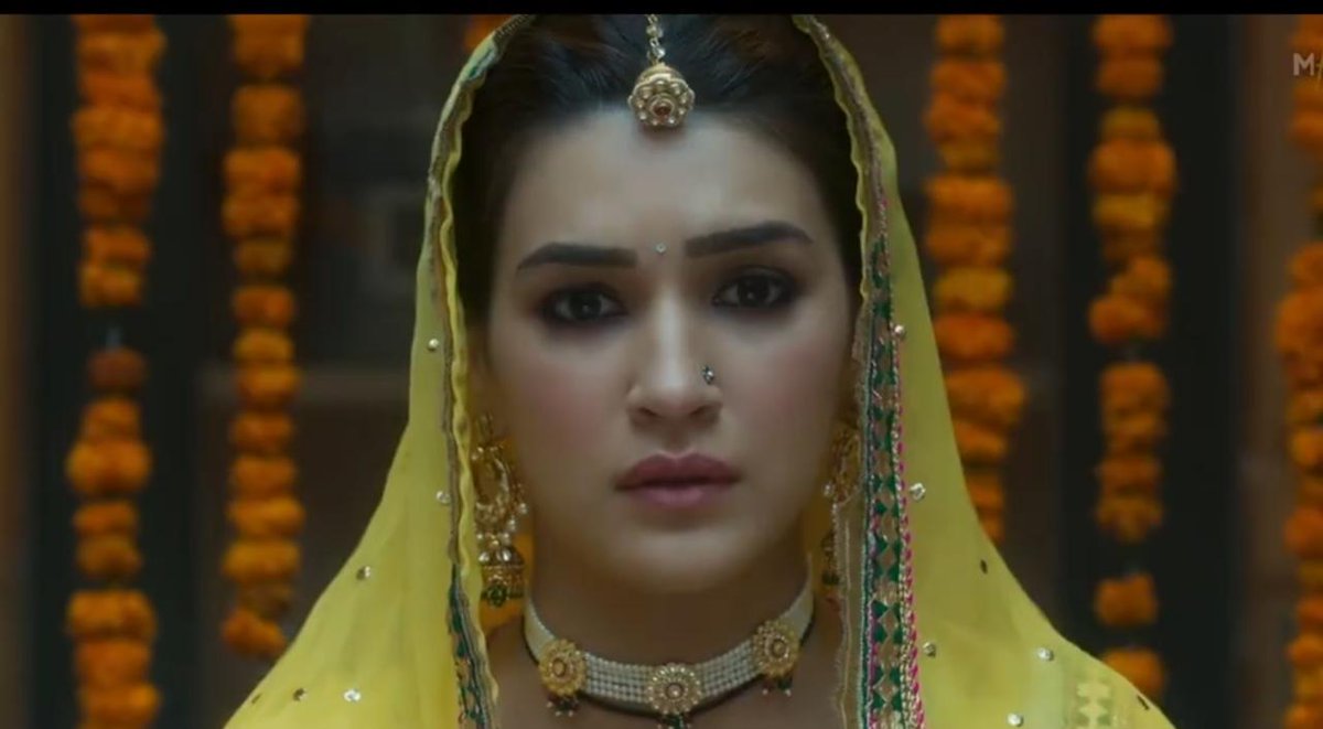 rameshlaus's tweet photo. This is @KritiSanon 2.0 that I’ve just watched in Mimi! She is one to watch out for!! Completely owned the film as Mimi in the titular role and ruled the screen #KritiSanon 🙌🏻 https://t.co/wziwl3epLZ