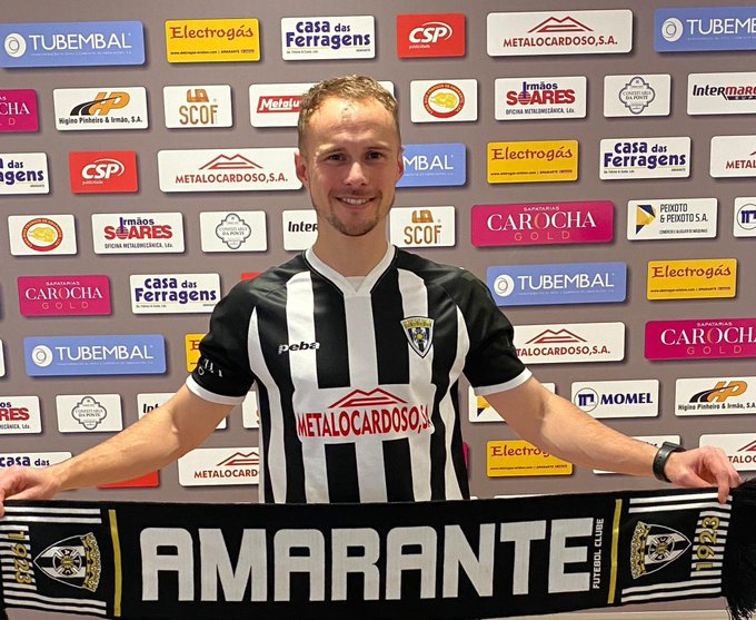 LRioplatense's tweet photo. TRASPASOS RIOPLATENSES🌎⚽️
Nicolás Gorosito🇦🇷 deja el @AlbaceteBPSAD para jugar en el @AD_Alcorcon🇪🇸
Leonel Aubán🇦🇷 deja el #Praiense🇵🇹 para jugar en el @AmaranteFC🇵🇹
Kevin Sibille🇦🇷 jugará en el @cdcastellon🇪🇸 proveniente del @valenciacf https://t.co/p2ReicLvAq