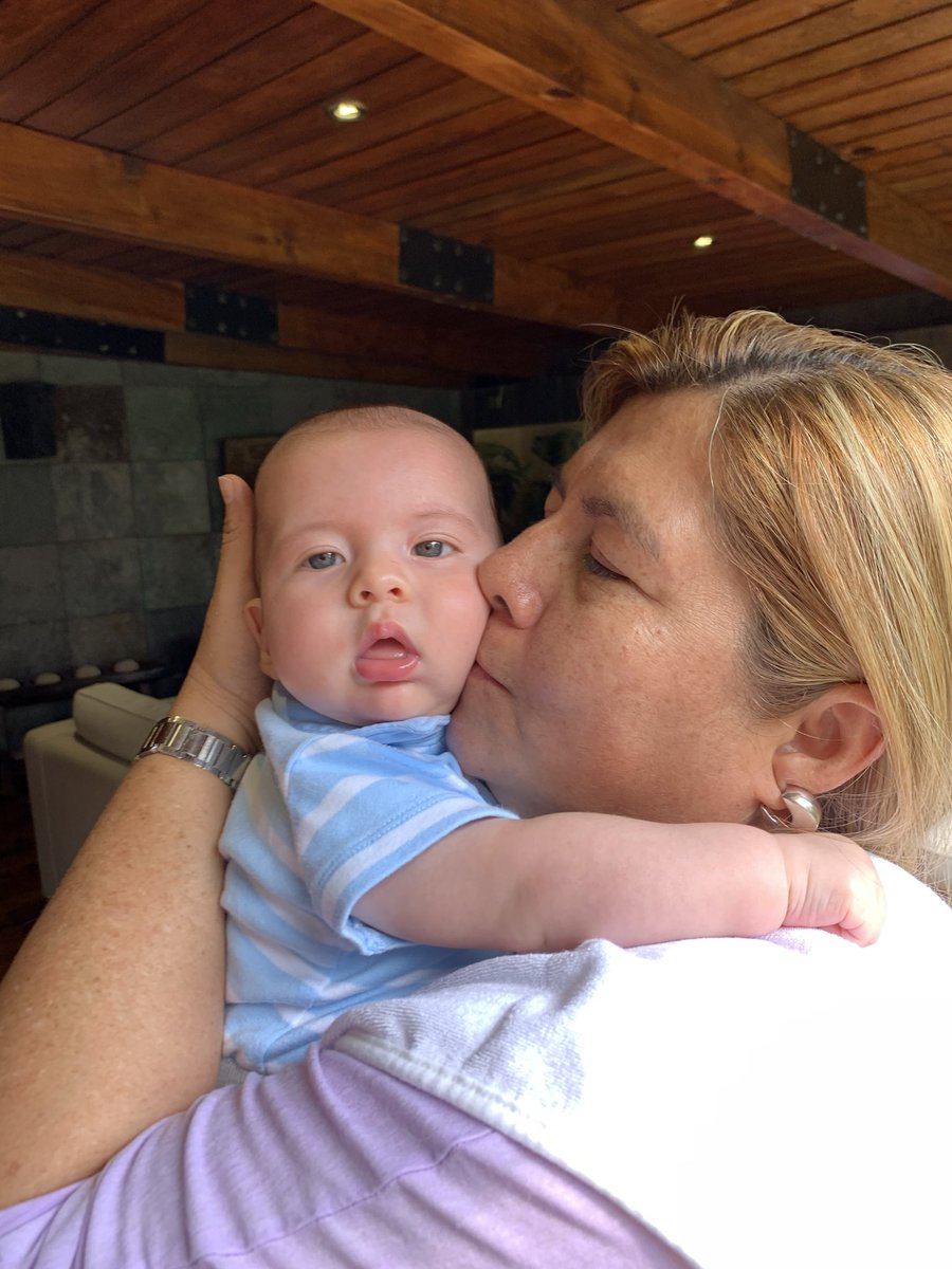 kiaguerras's tweet photo. Lo único mejor que tenerlos como papás, es que nuestros hijos los tengan como abuelos!

❤️🧸🧸❤️

#FelizDíaDeLosAbuelitos #Abuelitos #Kitos @kitaguerra #Miguel #Moshi #Gabriel #Bimbi @mikesalles https://t.co/jR7OfXDwi3
