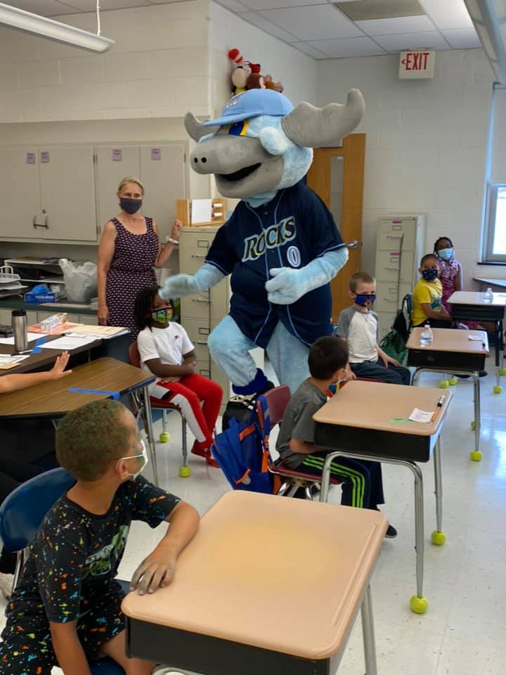 Exciting time at Brookside Elementary as Stephanie Ingram, President of @DSEA1 and Rocky from the Blue Rocks visited students last Wednesday. The Delaware Literacy Project in conjunction with the School Success Block grant, donated a books and supplies.