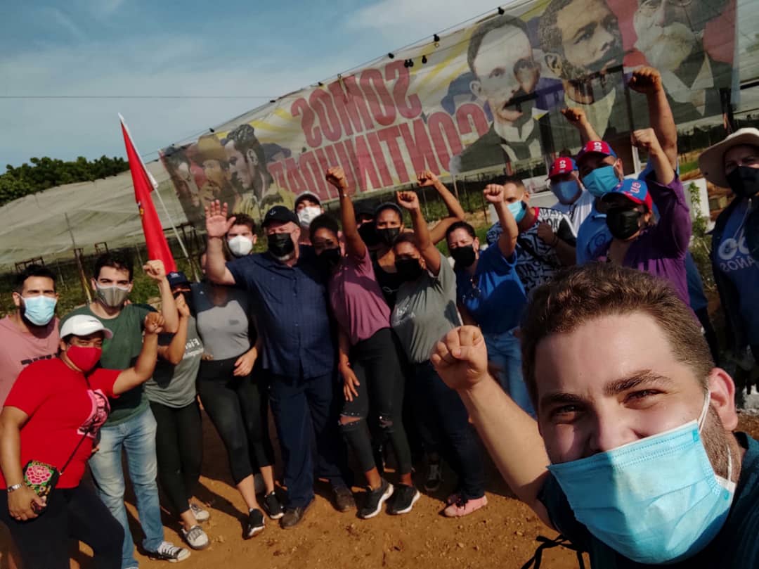 <a href="/MMarreroCruz/">Manuel Marrero Cruz</a> <a href="/UJCdeCuba/">UJC de Cuba</a> Excelente mañana! Tremenda sorpresa y diálogo franco entre usted y los que tuvimos la oportunidad de estar presentes, sobre el futuro de Cuba y cómo seguir construyéndola. Grande la #RevoluciónCubana 🇨🇺