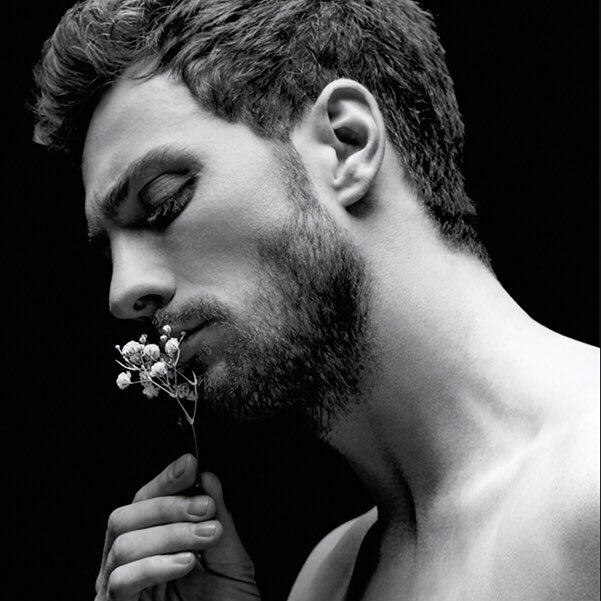 “𝙃𝙞𝙨 𝙗𝙡𝙤𝙤𝙙, 𝙩𝙝𝙚 𝙗𝙡𝙤𝙤𝙙 𝙤𝙛 𝙩𝙝𝙚 𝙜𝙧𝙖𝙥𝙚, 𝙡𝙞𝙜𝙝𝙩𝙚𝙣𝙨 𝙩𝙝𝙚 𝙗𝙪𝙧𝙙𝙚𝙣 𝙤𝙛 𝙤𝙪𝙧 𝙢𝙤𝙧𝙩𝙖𝙡 𝙢𝙞𝙨𝙚𝙧𝙮”

- God of wine, fertility, insanity, agriculture, ecstasy, festivity and theater. 
- Modern depiction. 

ɢʀᴇᴇᴋ ᴍʏᴛʜᴏʟᴏɢʏ