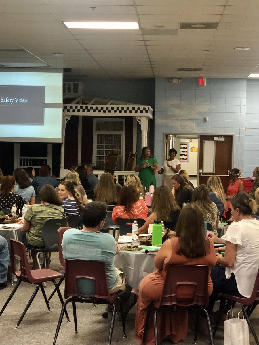 Great job to our CCSD leaders~ Setting the tone for an awesome school year on the first day of pre-planning! <a href="/DrKCarpenter/">Dr. Kevin Carpenter</a> <a href="/thedowellDL/">Dinizio</a> @lairbeth1 <a href="/principalhoward/">Monica Howard</a> ✨✏️📚💻✨