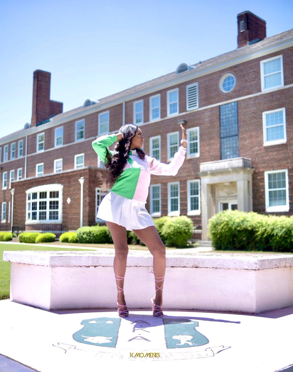 NiaHarris1898's tweet image. Not only do I SET the standard, I AM the standard 💗💚

#AlphaKappaAlphaSororityInc💗
#SweetAlphaPi 💚
#AKA💕
#1908💚

Photographer📸: Shane1k