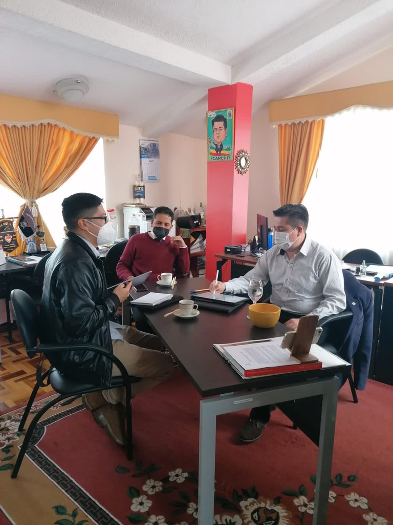 Reunión de trabajo con profesionales de <a href="/UpecCarchi/">UPEC</a> y gerente <a href="/ParqueSoft/">ParqueSoft</a> UPEC, @BanEcuador agencia Tulcán, identificando problemáticas de emprendedores y Mipymes de la Zona 1. Orientando a la satisfacción de necesidades reales de usuarios.