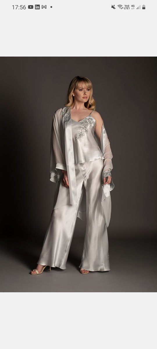 JaneWoolrichLtd's tweet photo. Perfect For Lounging 
Silk Pyjamas ( 03910 )
Jane Woolrich Couture https://t.co/R4AQYrsjS3 
#silkpyjamas #designerpyjamas #hollywoodglamour #lounginginsilk #lounginginstyle #designerlingerie #luxury #luxurypyjamas 
@carlamonacox @TrousseauLtd @LingerieBriefs @UpliftInAp https://t.co/DOHErHxRIB
