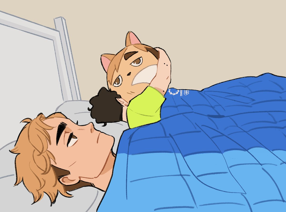 MSBYcygnet's tweet photo. ah yes. me. my boyfriend. and his 500 dollar foxtsumu plush https://t.co/tI7vaQ7Jgm