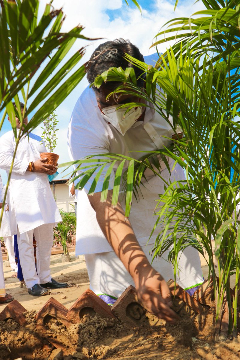 MissionForEarth's tweet photo. It has begun🌱🌻☘🌳

Under divine guidance of @pawansinhaguruji, Paavan Chintan Dhara Ashram started “Dharaseva Shivseva” campaign on 24/07/2021 &amp; planted around 200 saplings🌺

Join the campaign and serve nature.

Send pictures on 8826790907
#environment #nature #treeplantation https://t.co/86FcZfDMlQ