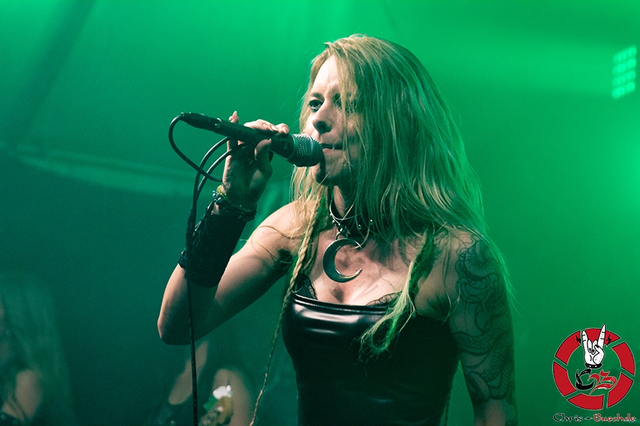 Fotos von @burningwitchesofficial, <a href="/warfield/">warfield</a>.thrash + @thefalsmusic in Kusel gibt es unterhttps://bit.ly/3iOk3js
#burningwitches #open air #festival #kusel #rlp #metal #music #WARFIELD #thefals #schalander #cb