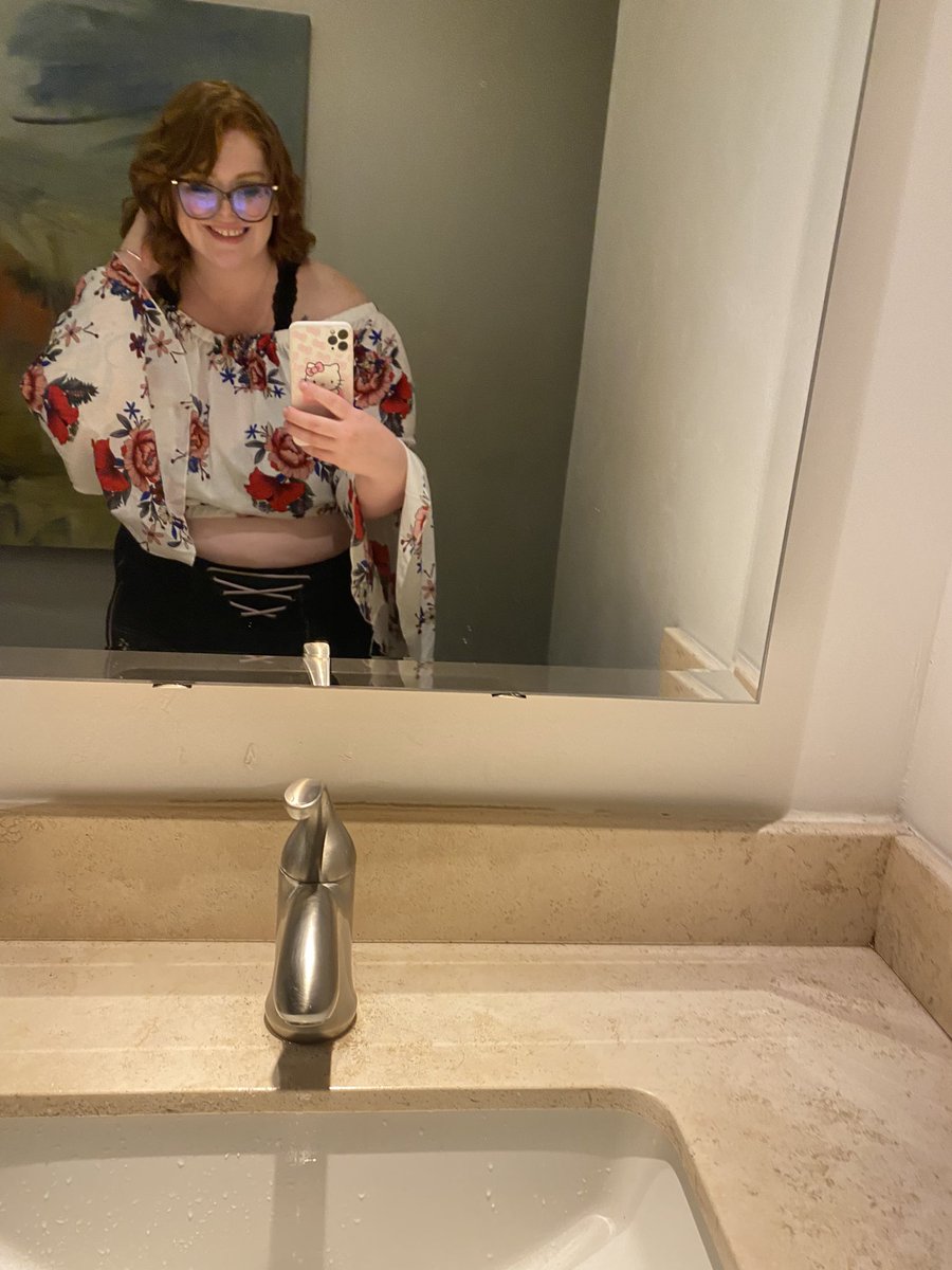 BelthaneB's tweet photo. How are you beautiful people doing? #bbwselfie #plussizeootd #BBWOOTD https://t.co/GR44yyYilj