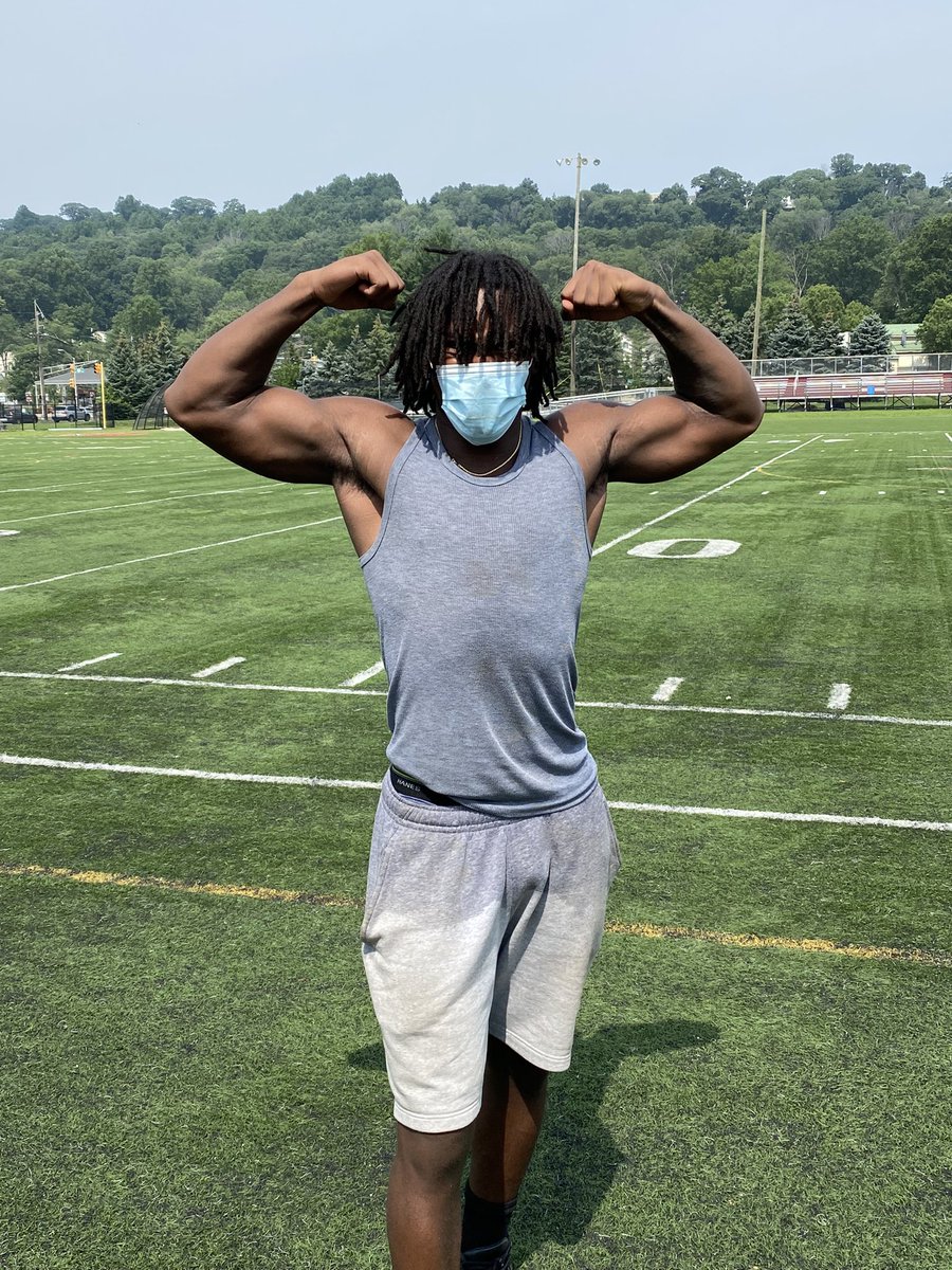 Canuck_Football's tweet photo. Our 2021 “Bench-A-Thon” Champion is Nasir McGlone who Bench Pressed 265 lbs! https://t.co/KofPDaHDSx