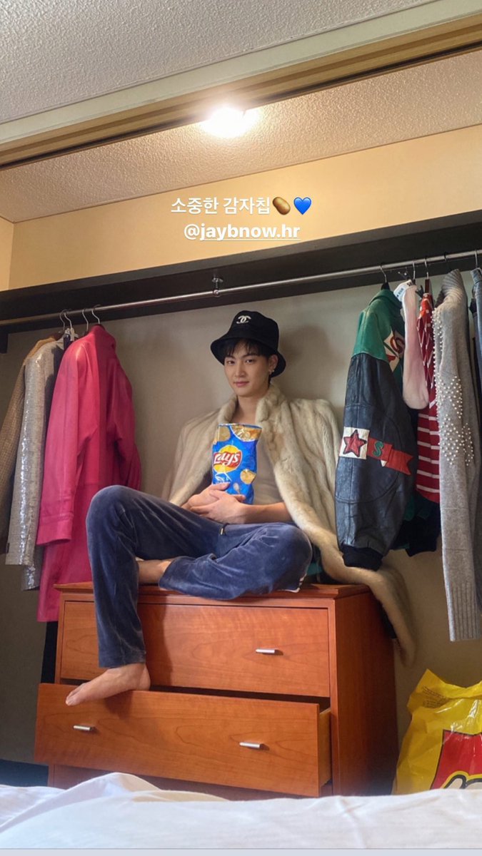 aannxinchd's tweet photo. คนพี่ใส่หมวกchanel ที่คุณน้องเป็นแบรนด์แอม #beomjen #บอมเจน #เจนบอม #jenbeom https://t.co/GBCAF2b5YW