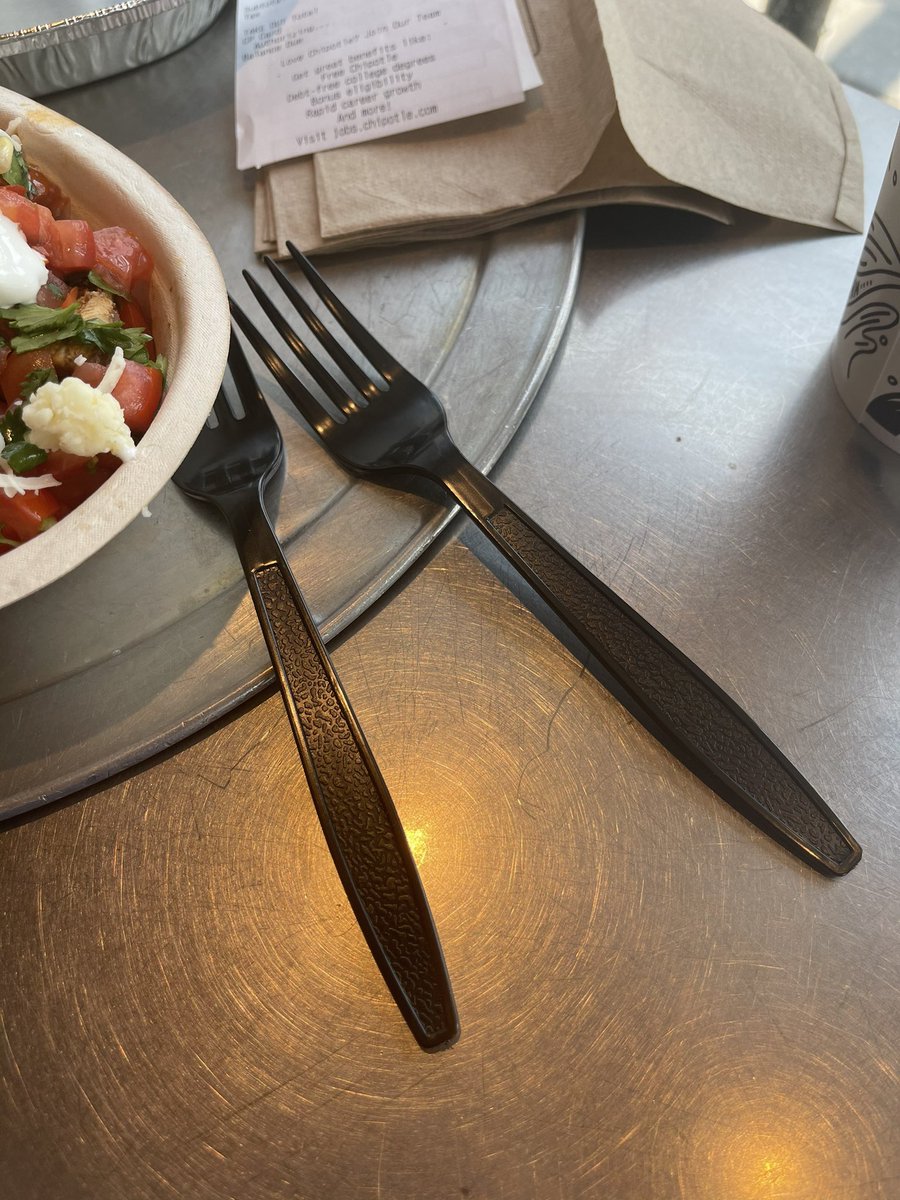 jcarnahan55's tweet photo. @ChipotleTweets changing their forks?? We simply can’t stand for this injustice... https://t.co/dIk63fqXon