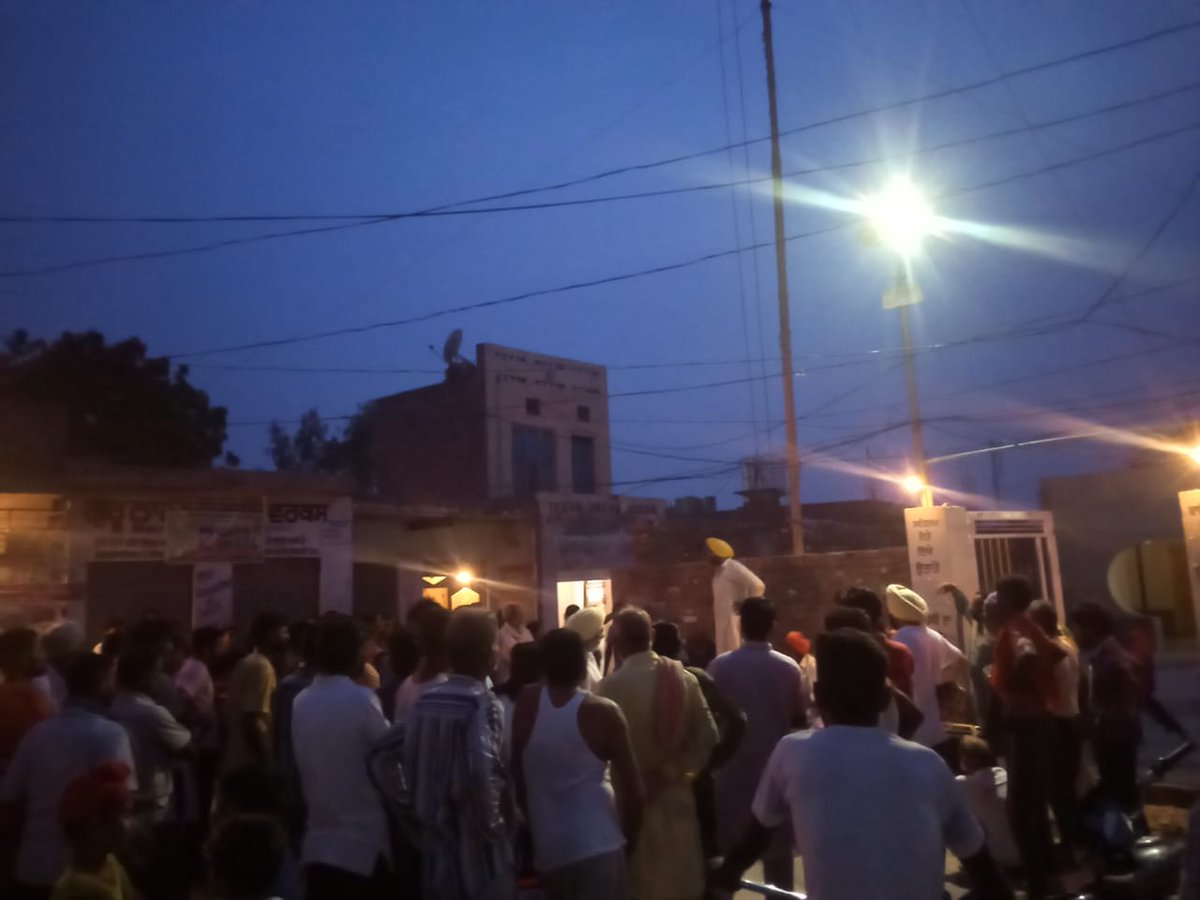MKachoora's tweet photo. ਜੰਨ ਸੰਵਾਦ, ਪਿੰਡ ਕਾਠਗੜ੍ਹ, ਹਲਕਾ ਜਲਾਲਾਬਾਦ 
ਬਿਜਲੀ ਅੰਦੋਲਨ... aap ਜਿੰਦਾਬਾਦ https://t.co/d6hph17Knt