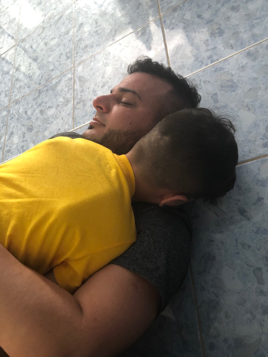 yaniellyyanes's tweet photo. Mr. President, I humbly ask you for the union of my family, we have been in a long wait and anguish with legal procedures for 6 years, Cuban families need it, my 7-year-old son needs his father😢🇨🇺🇺🇸🙏
@POTUS @VP @AliMayorkas 
@SecBlinken 
#ReopenUSHavEmbassy https://t.co/g1LJbszLb7
