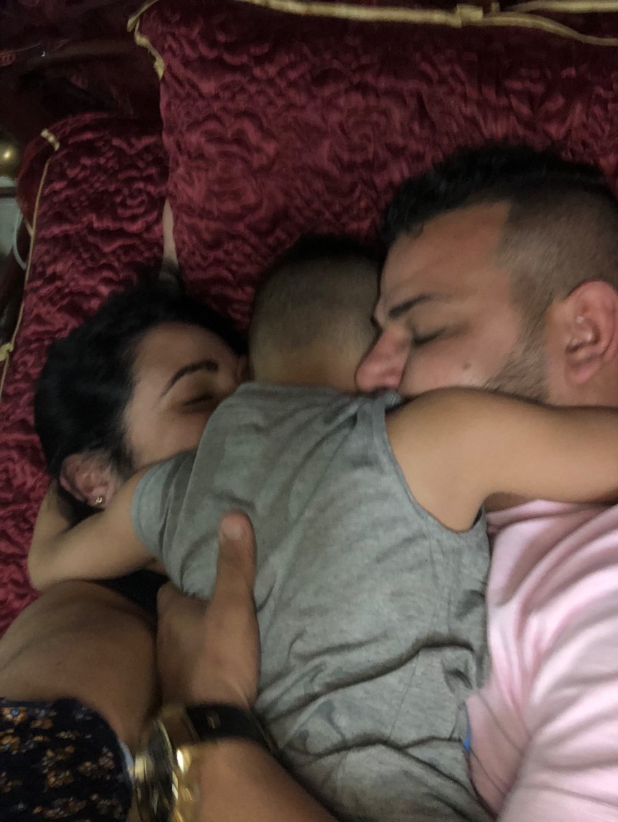 yaniellyyanes's tweet photo. Mr. President, I humbly ask you for the union of my family, we have been in a long wait and anguish with legal procedures for 6 years, Cuban families need it, my 7-year-old son needs his father😢🇨🇺🇺🇸🙏
@POTUS @VP @AliMayorkas 
@SecBlinken 
#ReopenUSHavEmbassy https://t.co/g1LJbszLb7